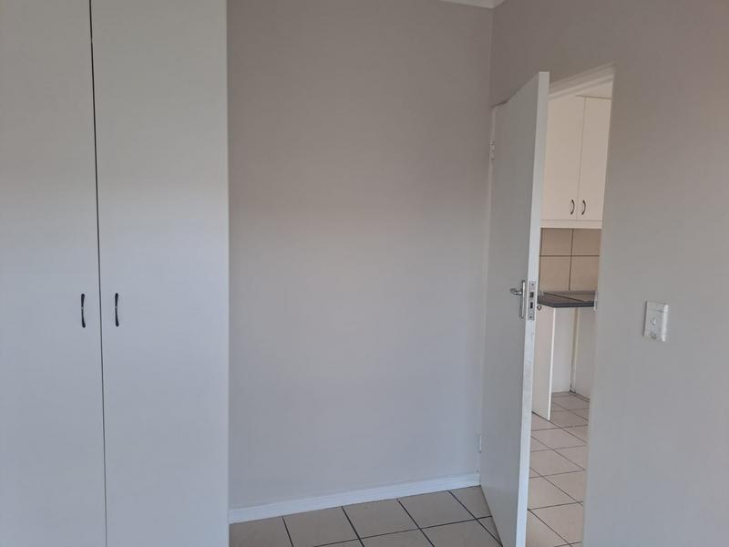 To Let 2 Bedroom Property for Rent in Kraaifontein East Western Cape
